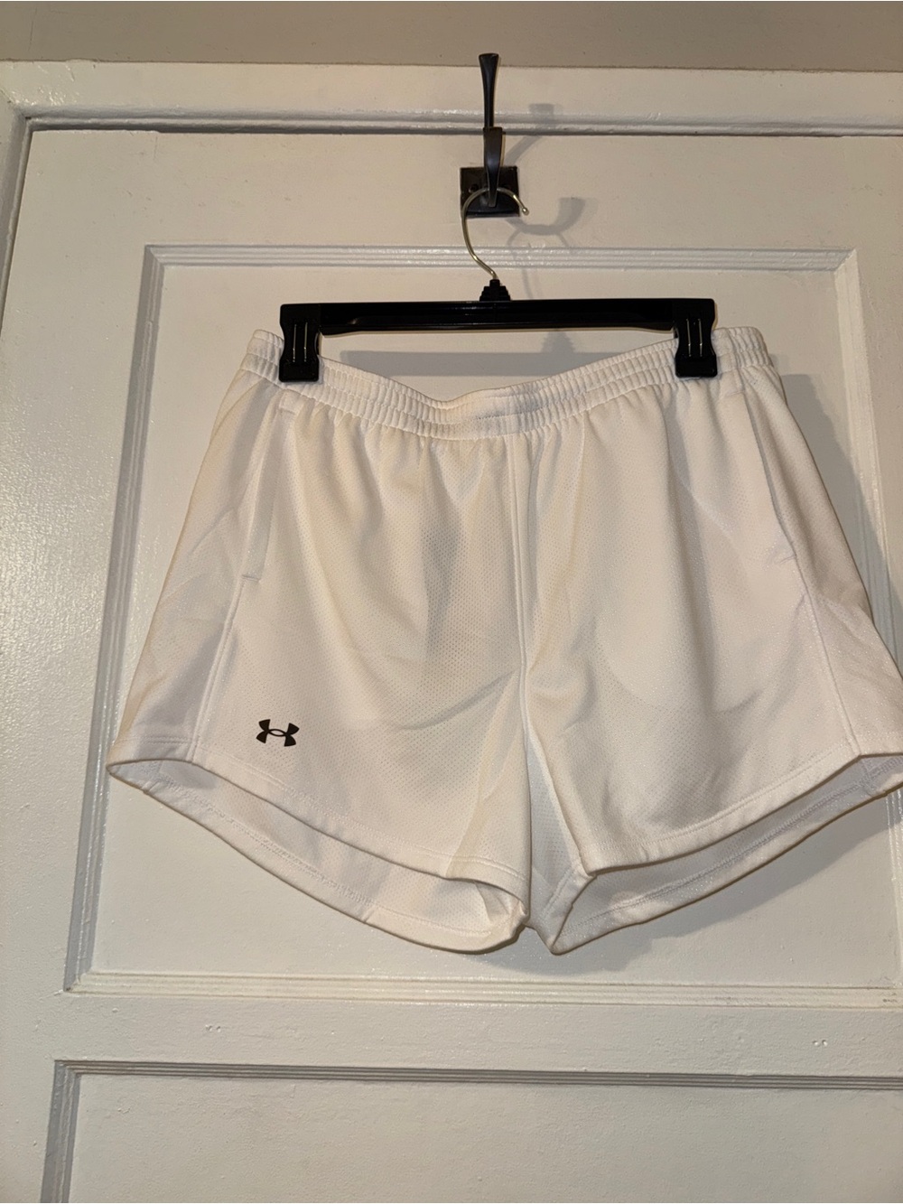 Under Armour White Athletic Shorts Youth Size XL